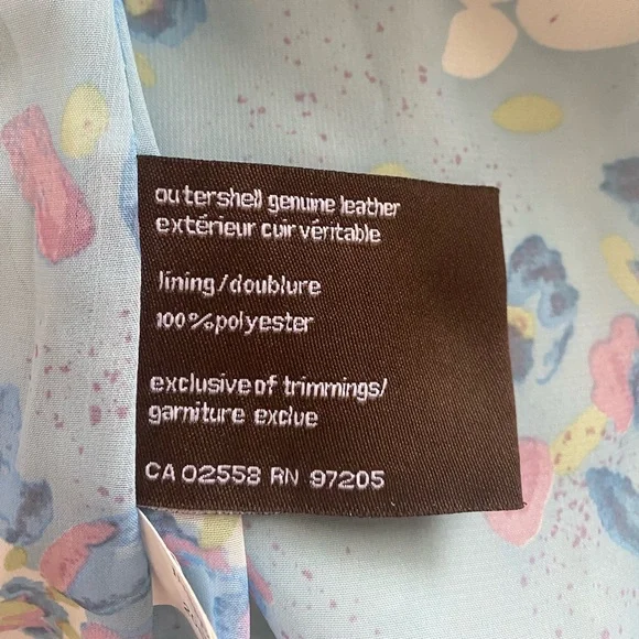 Danier Suede Blazer Light Blue with Floral Lining
Belted Size M - Picture 7 of 8